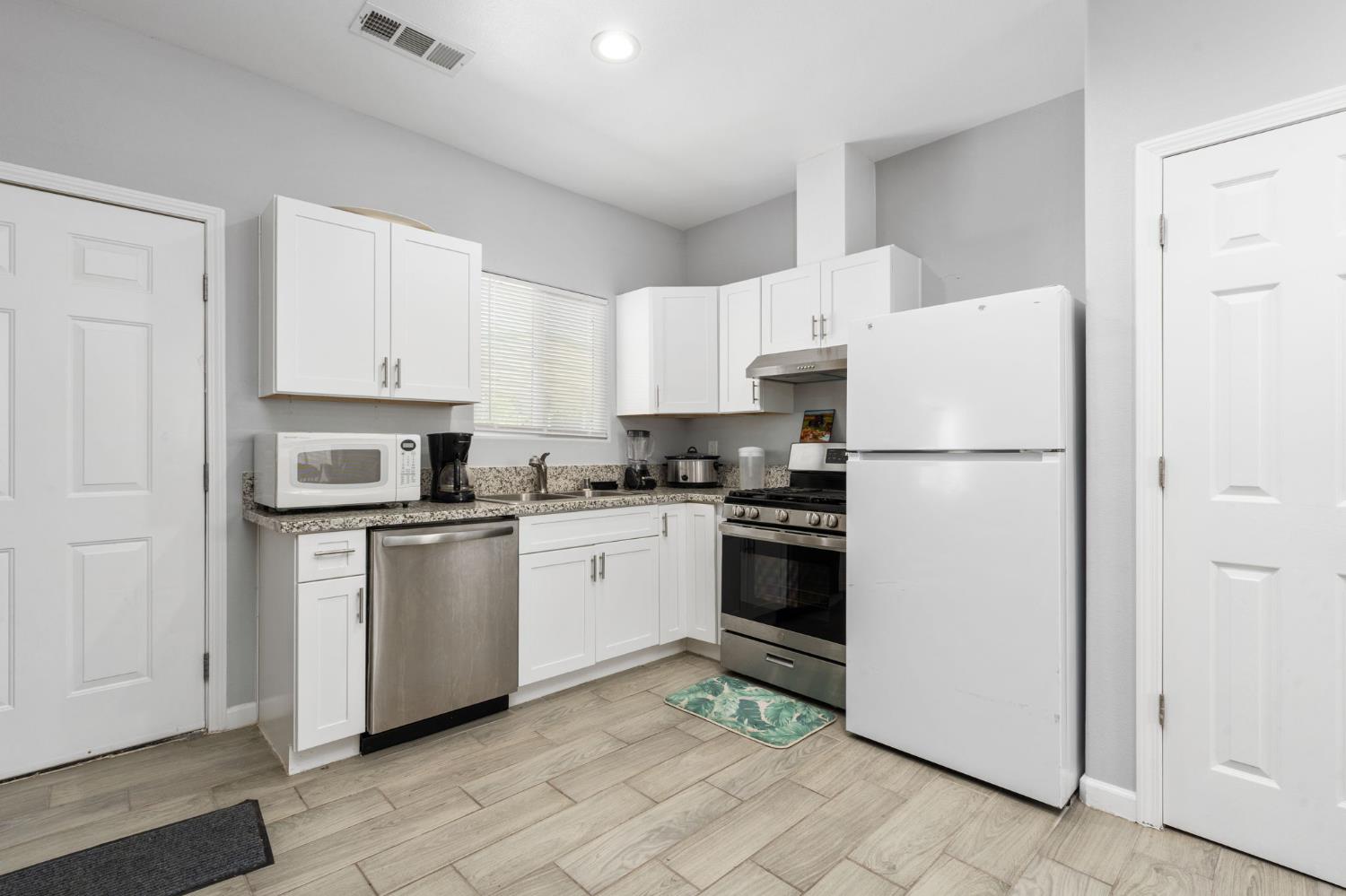 3280 Mccall Ave, Selma, CA 93662