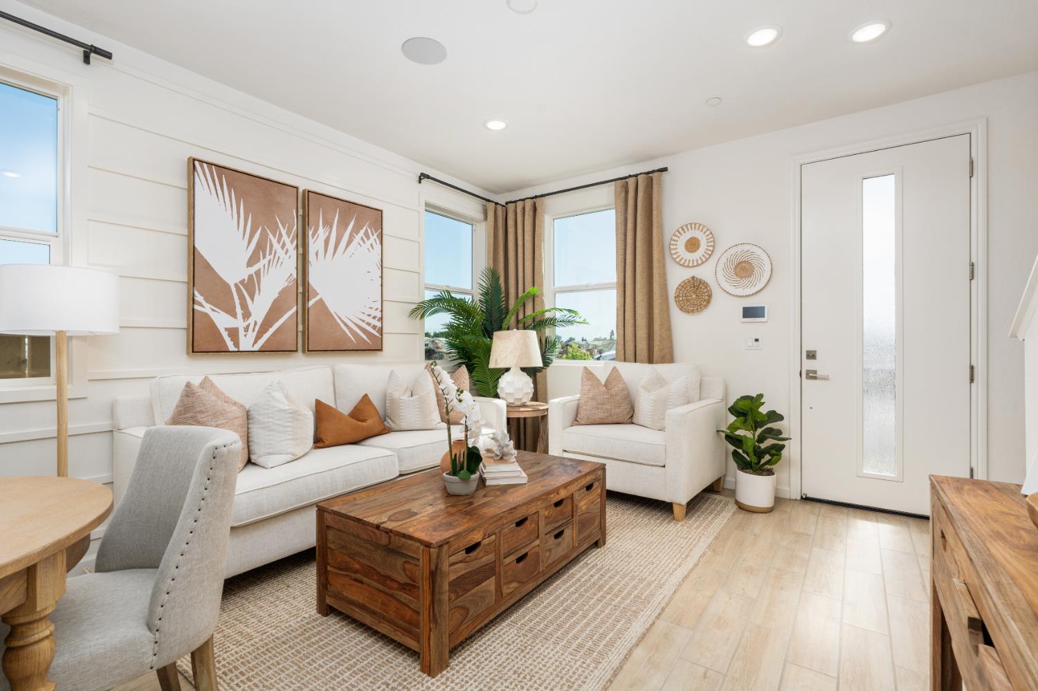 1484 Woodhill Ln, Clovis, CA 93619