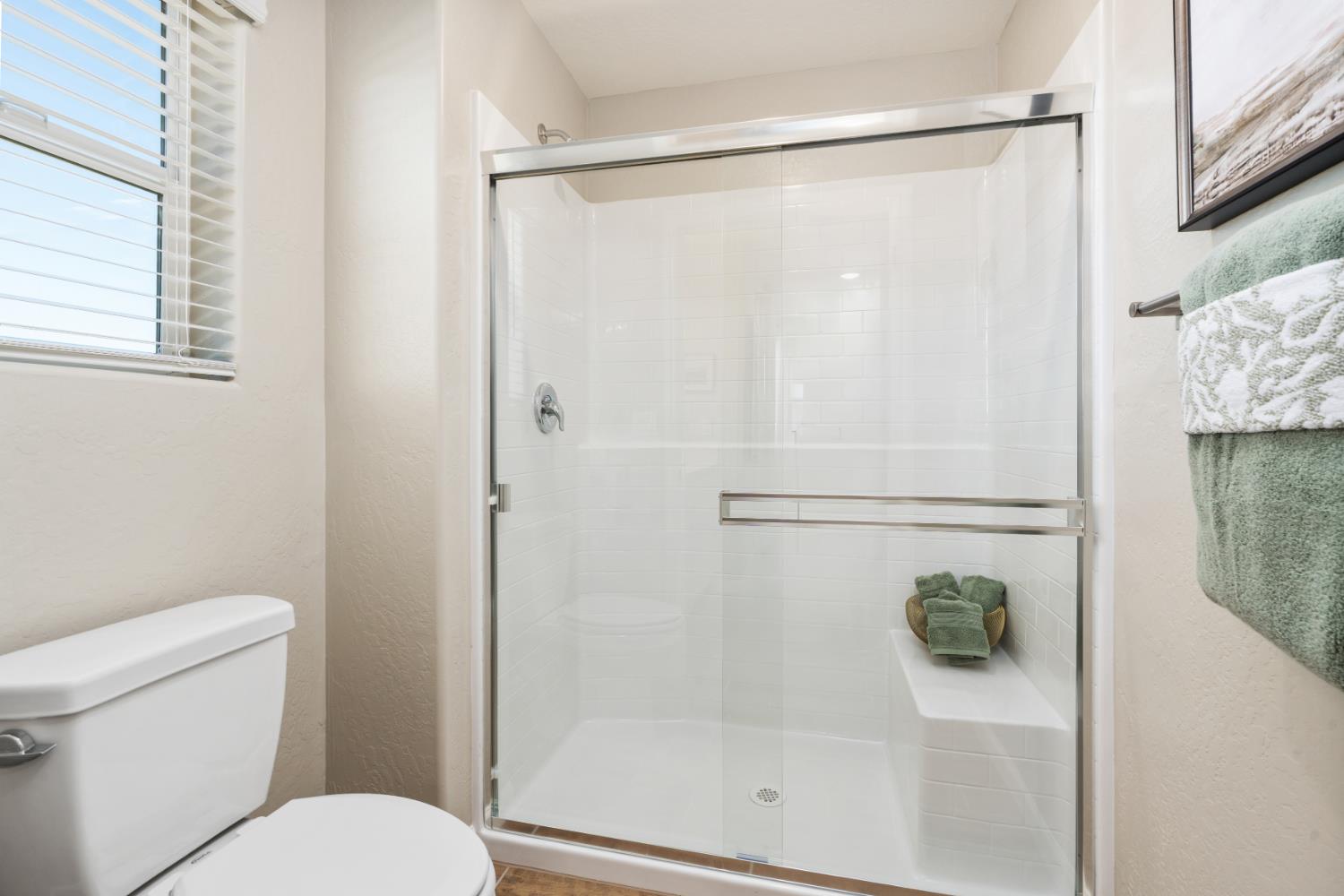 1466 Woodhill Ln, Clovis, CA 93619