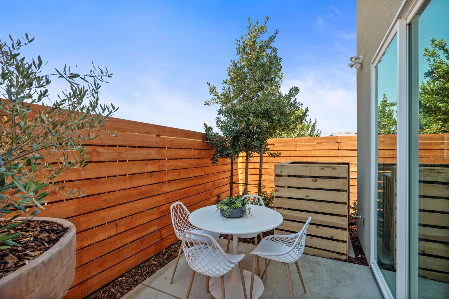 1526 Woodhill Ln, Clovis, CA 93619