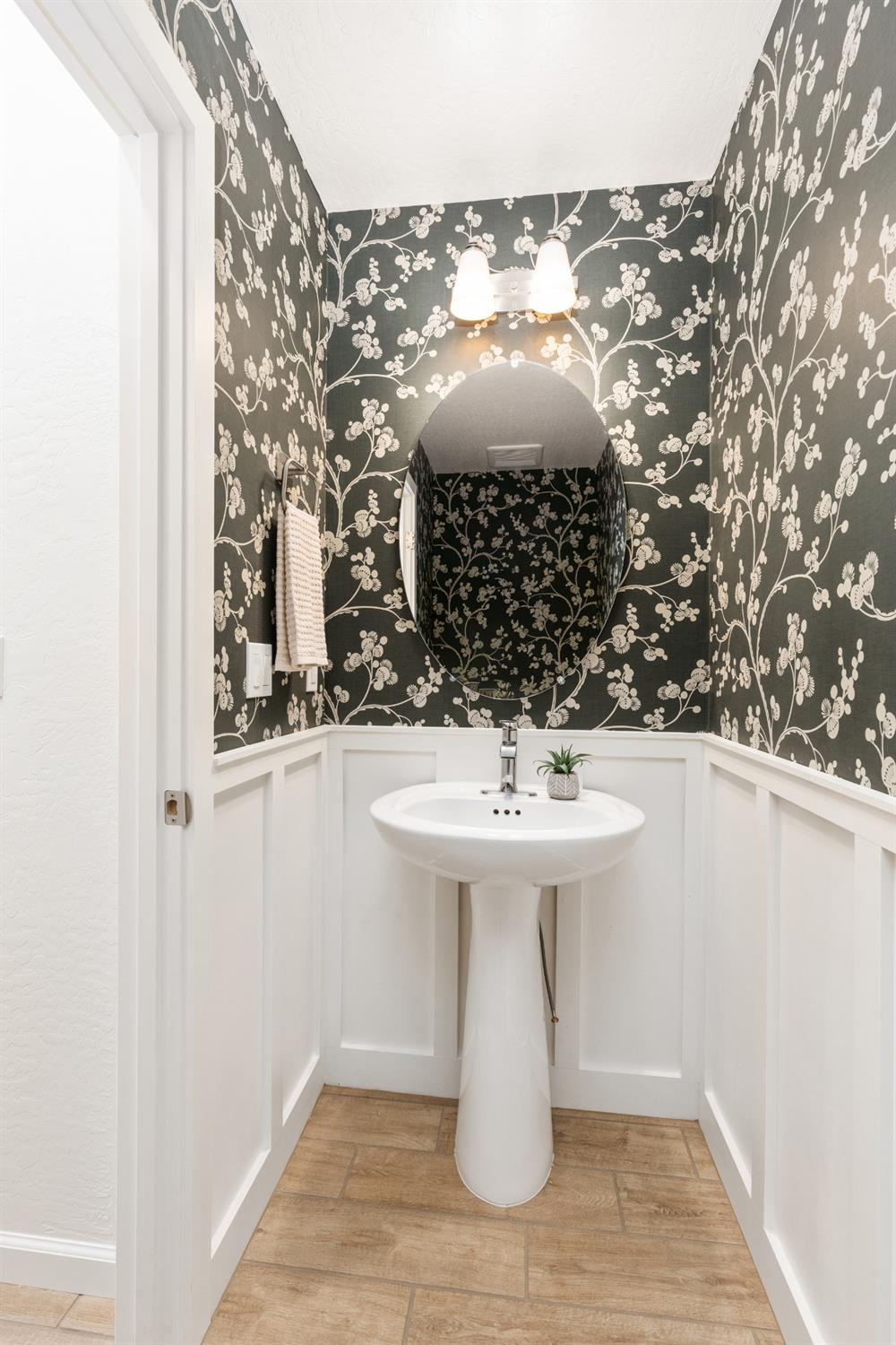 1472 Woodhill Ln, Clovis, CA 93619