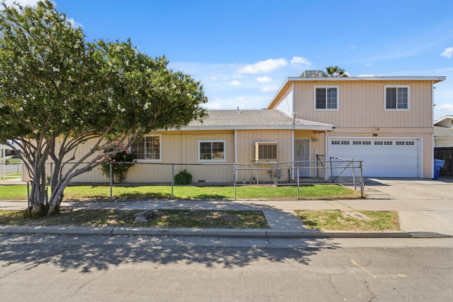 295 E Durian Ave, Coalinga, CA 93210