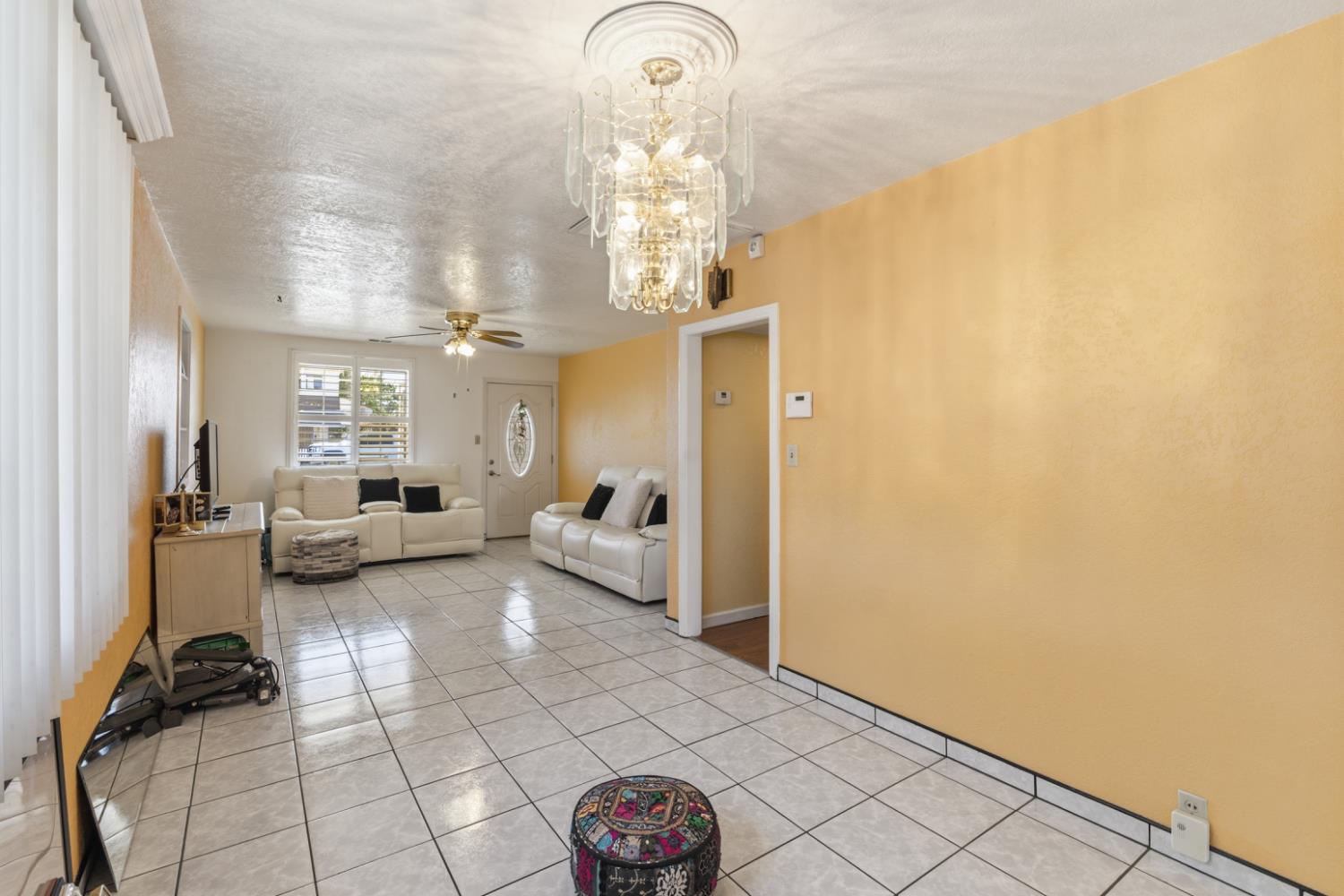 295 E Durian Ave, Coalinga, CA 93210