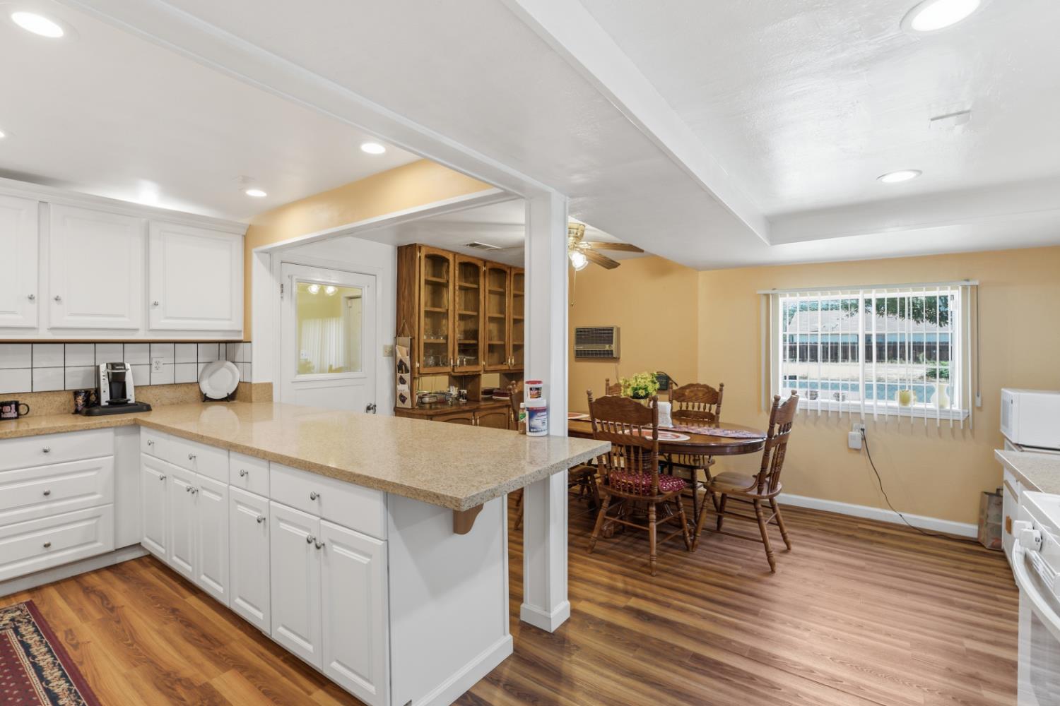 295 E Durian Ave, Coalinga, CA 93210