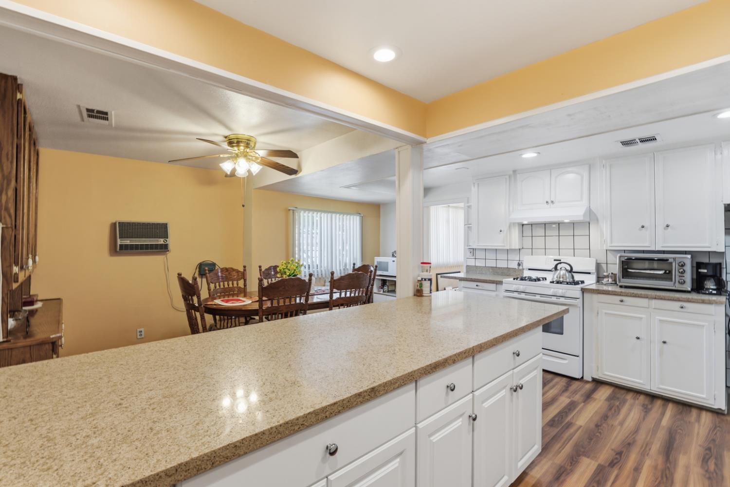 295 E Durian Ave, Coalinga, CA 93210