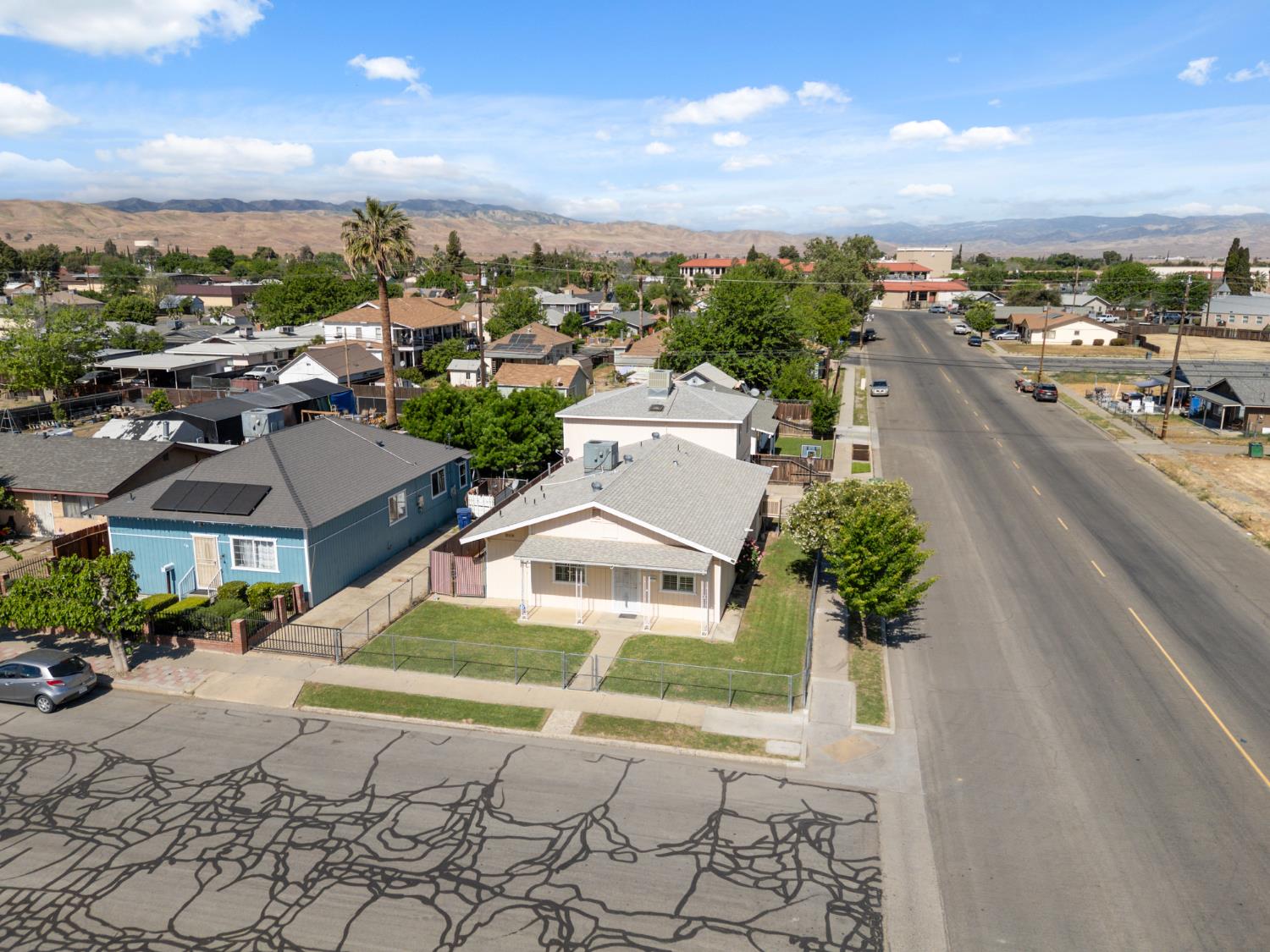 295 E Durian Ave, Coalinga, CA 93210
