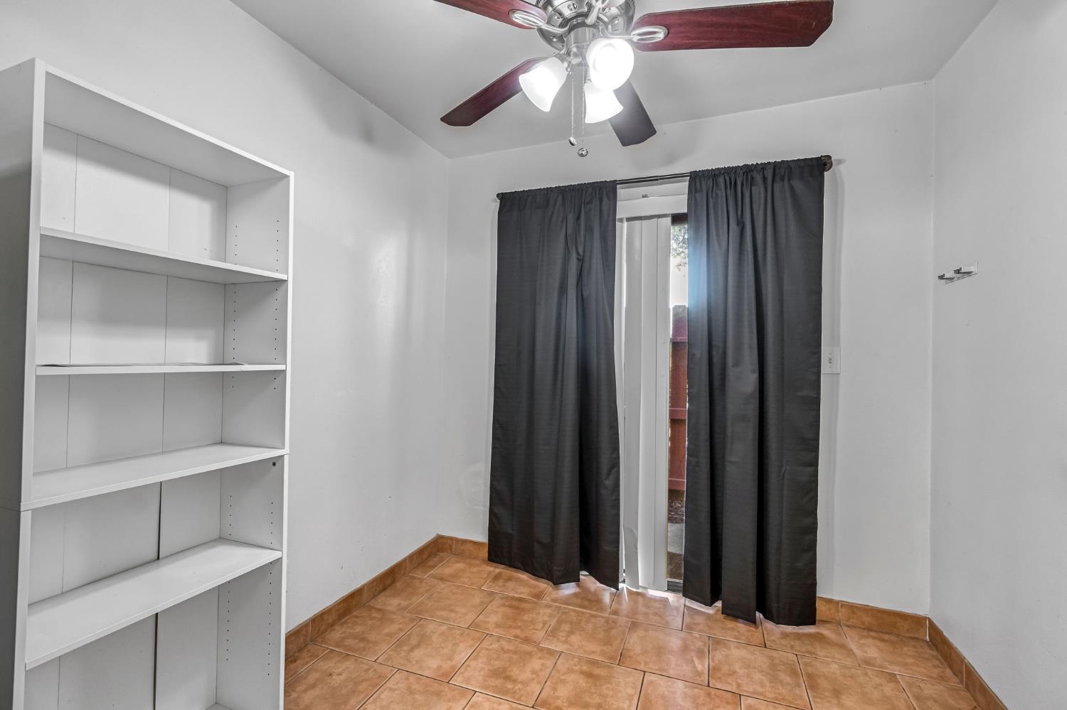 5965 E Shields Ave #180, Fresno, CA 93727