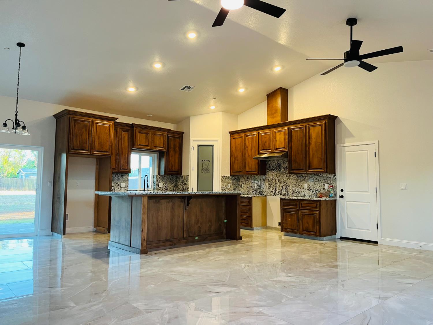 25791 Pickford Dr, Madera, CA 93638