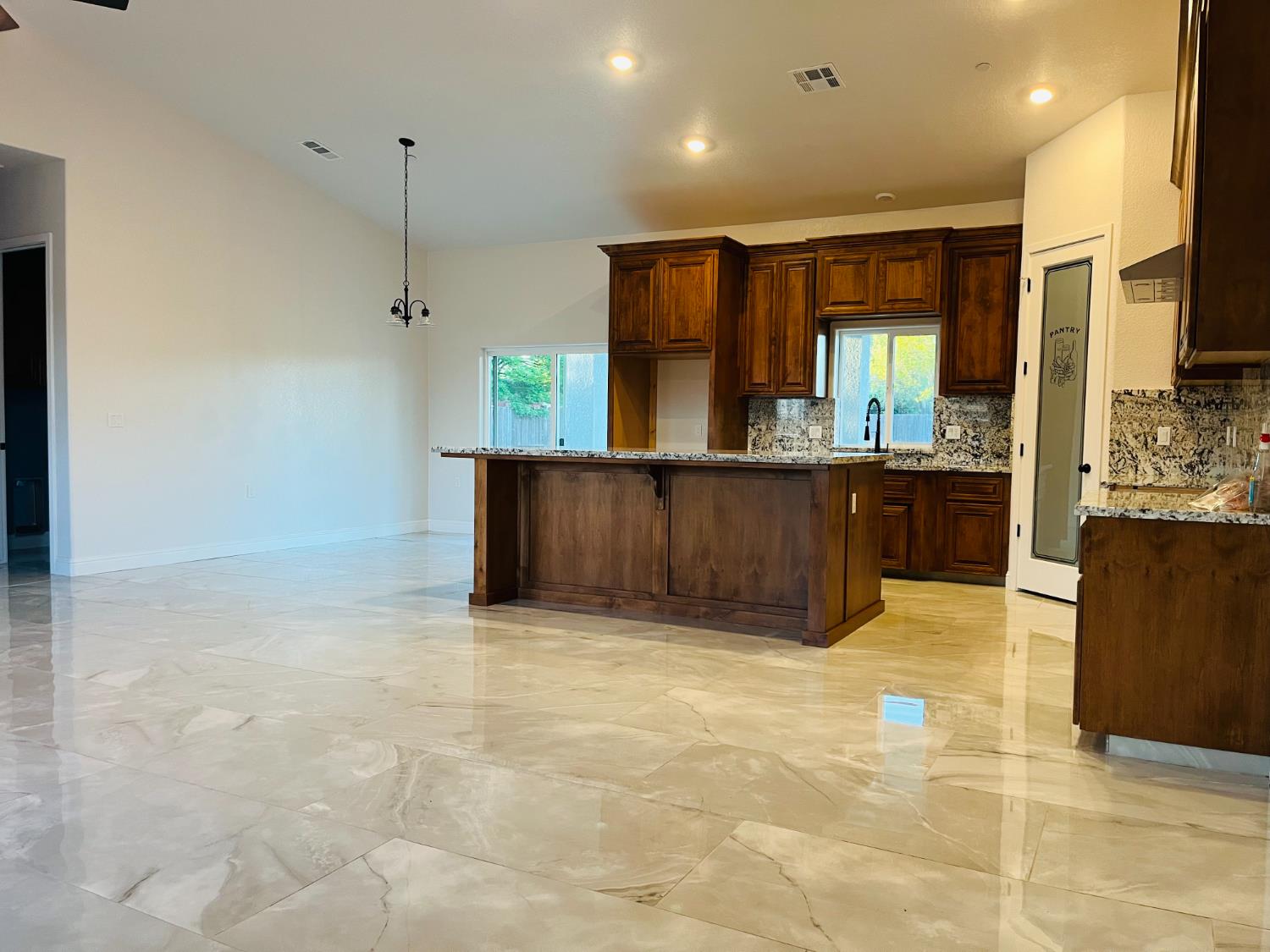 25791 Pickford Dr, Madera, CA 93638