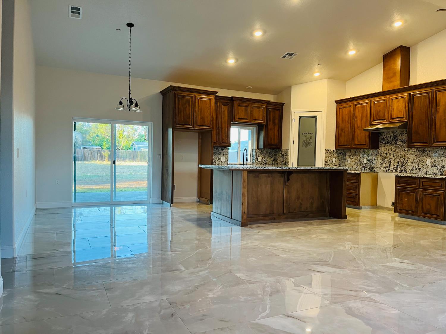 25791 Pickford Dr, Madera, CA 93638