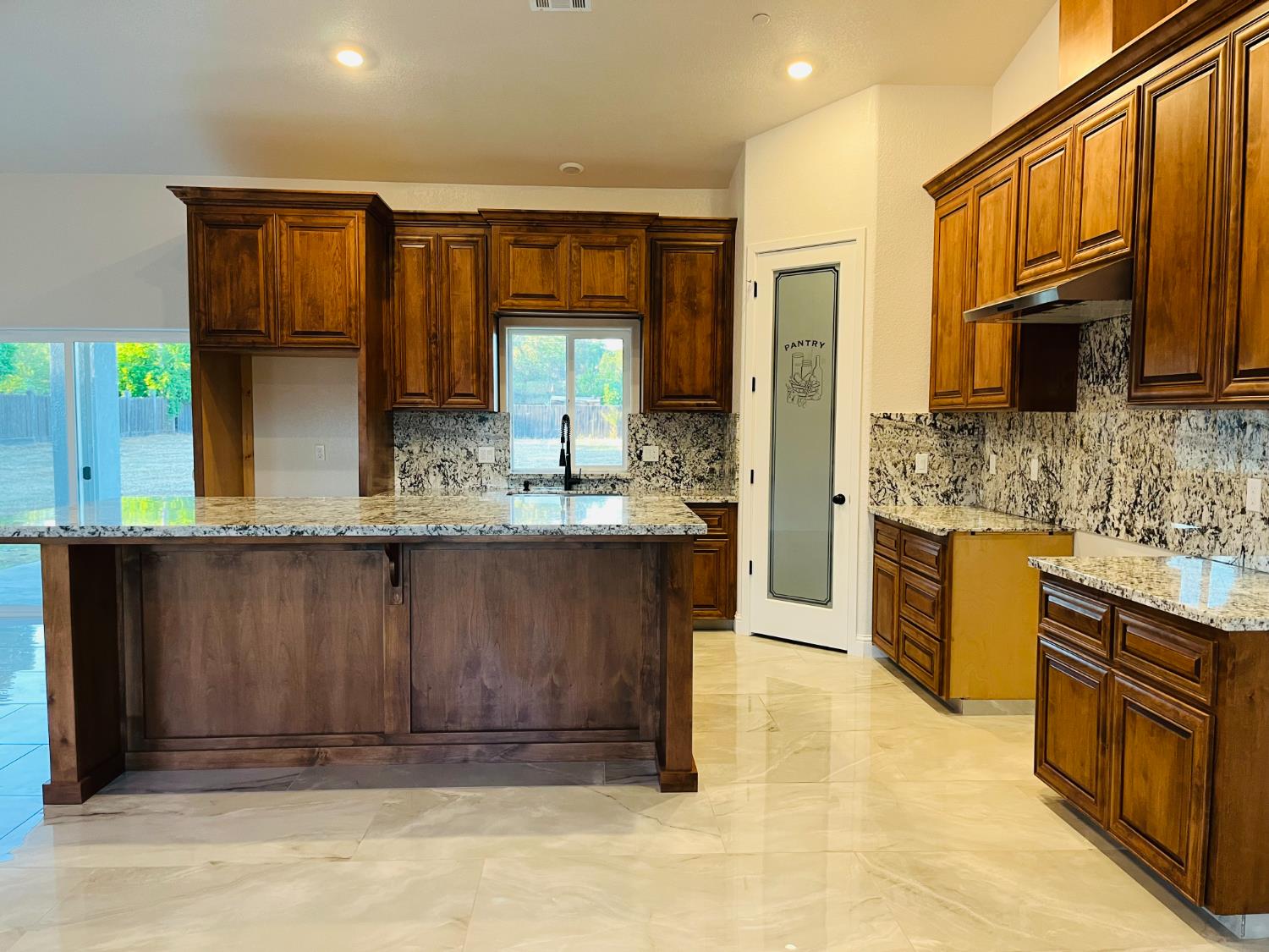 25791 Pickford Dr, Madera, CA 93638