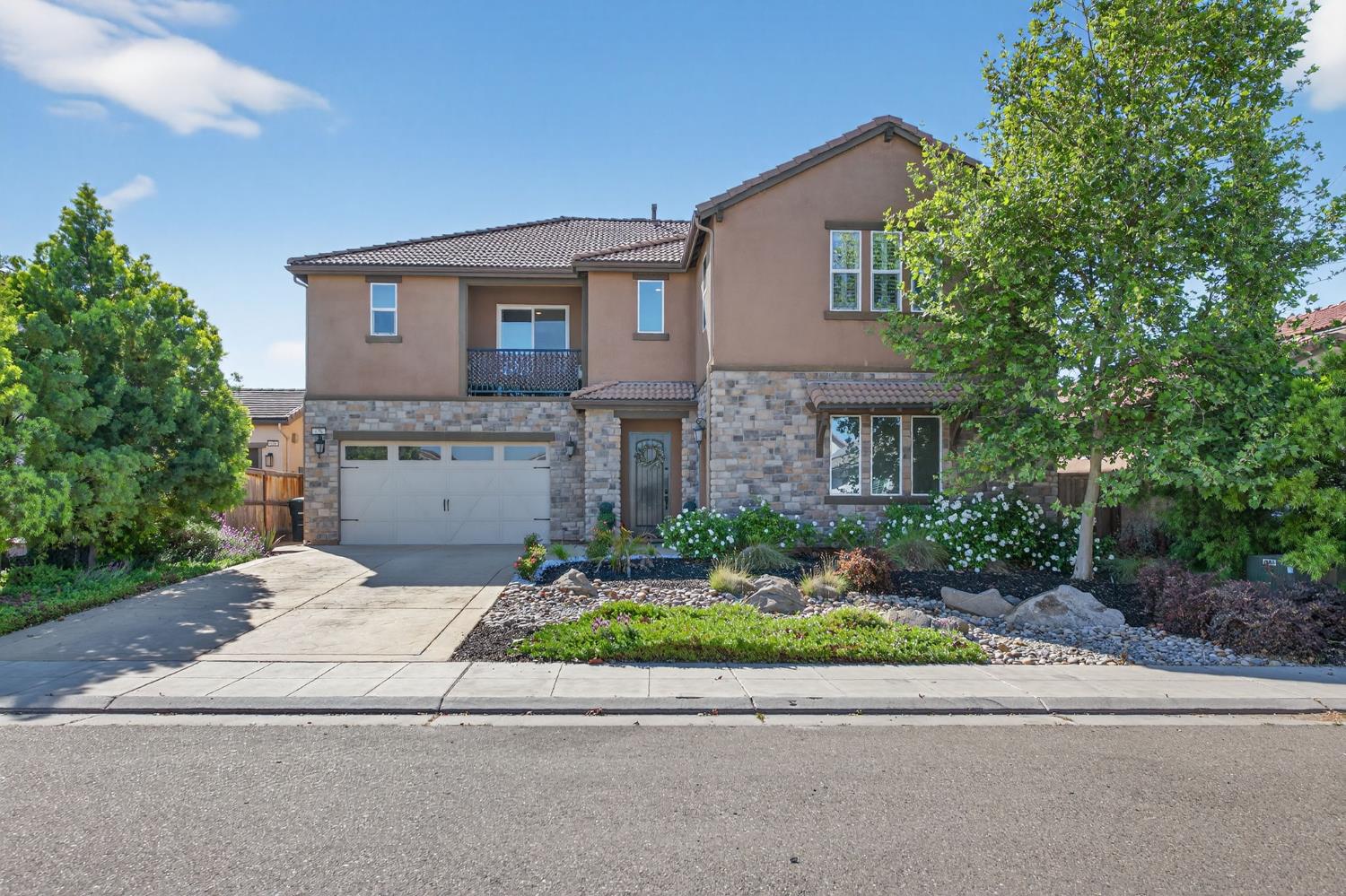 638 Mesa Dr S, Madera, CA 93636