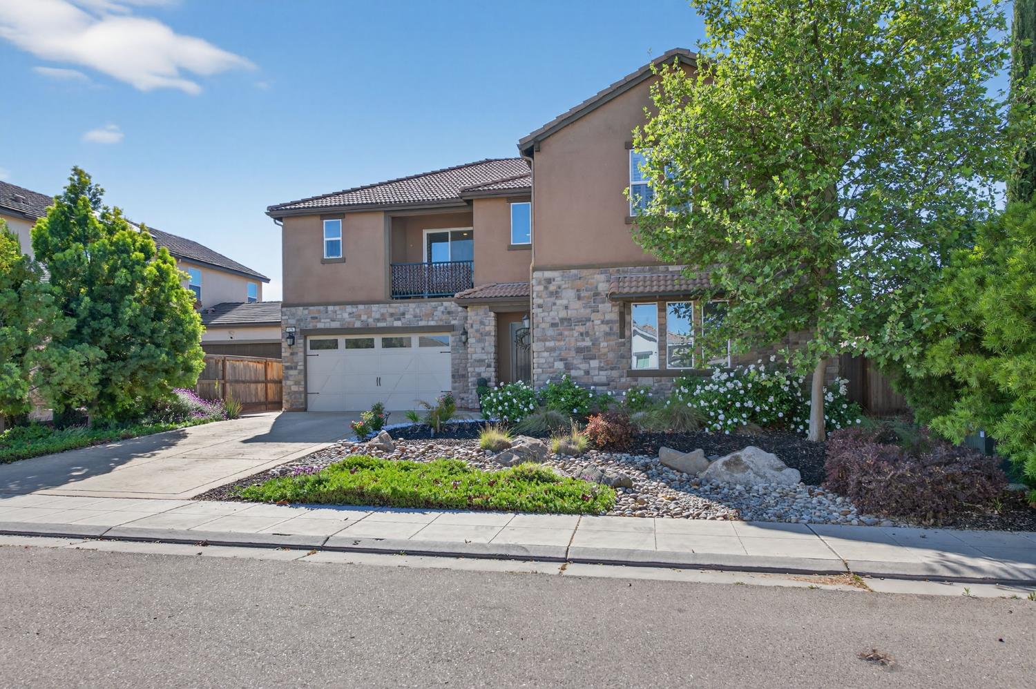 638 Mesa Dr S, Madera, CA 93636