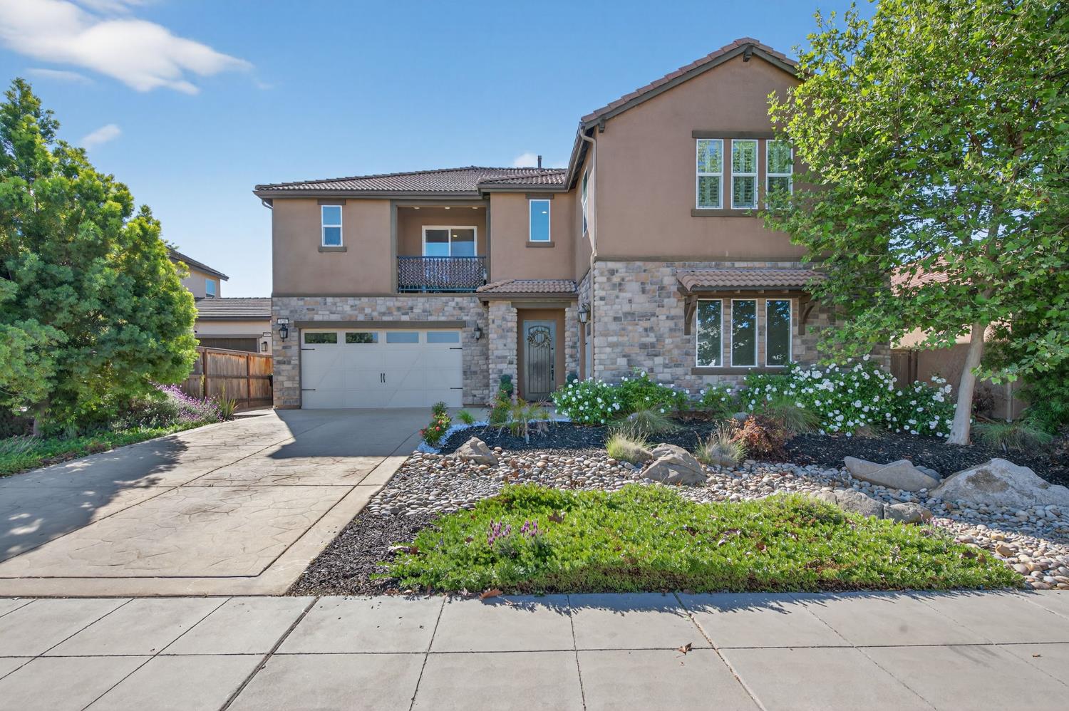 638 Mesa Dr S, Madera, CA 93636