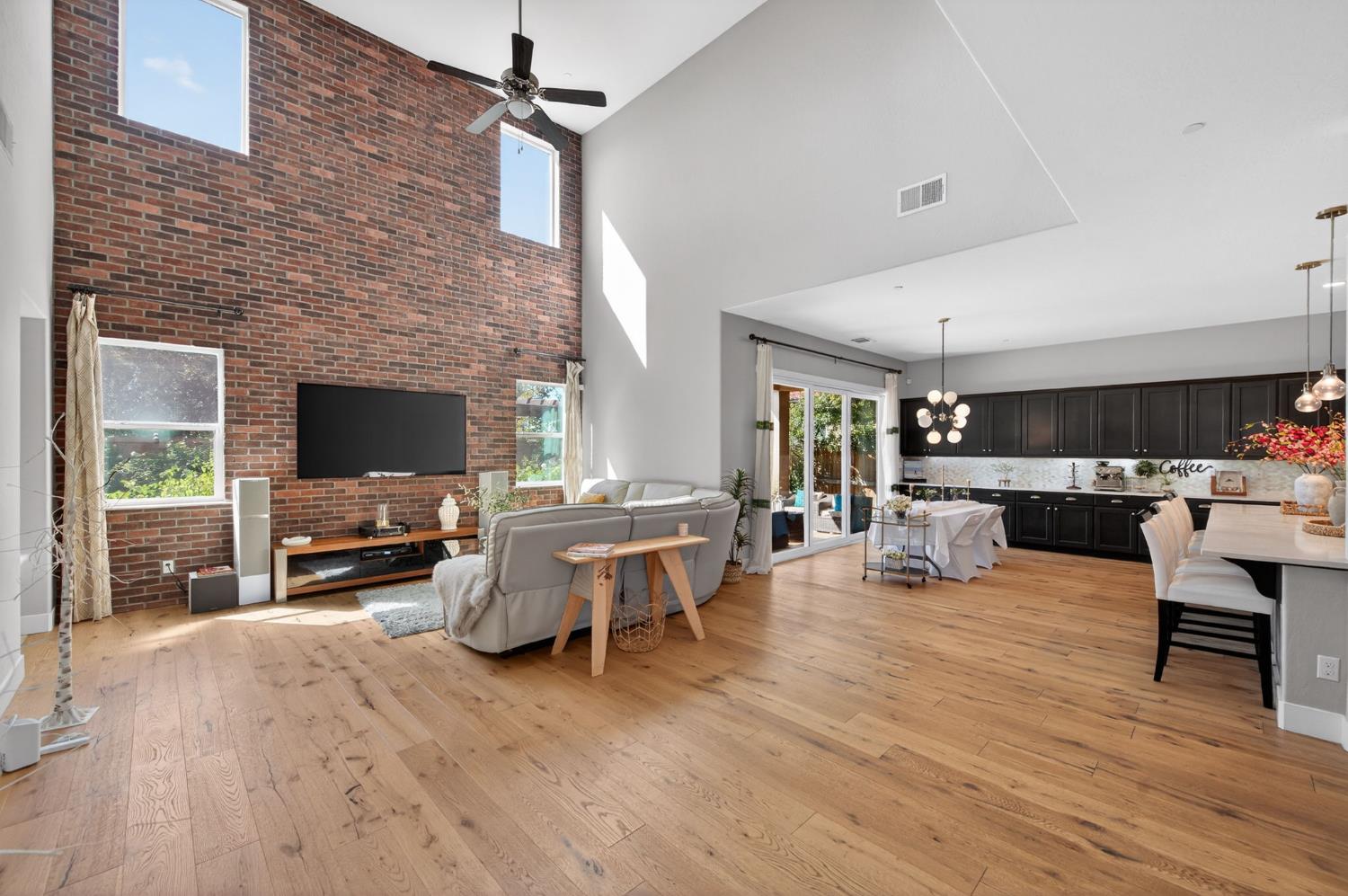 638 Mesa Dr S, Madera, CA 93636