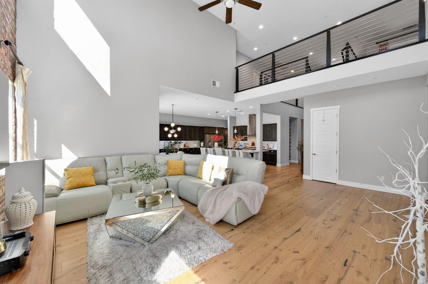 638 Mesa Dr S, Madera, CA 93636