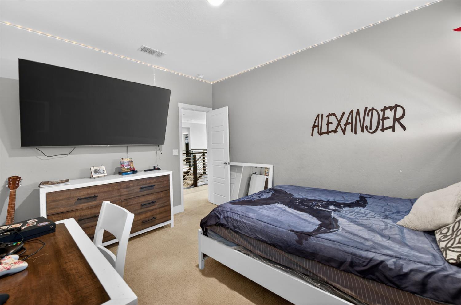 638 Mesa Dr S, Madera, CA 93636