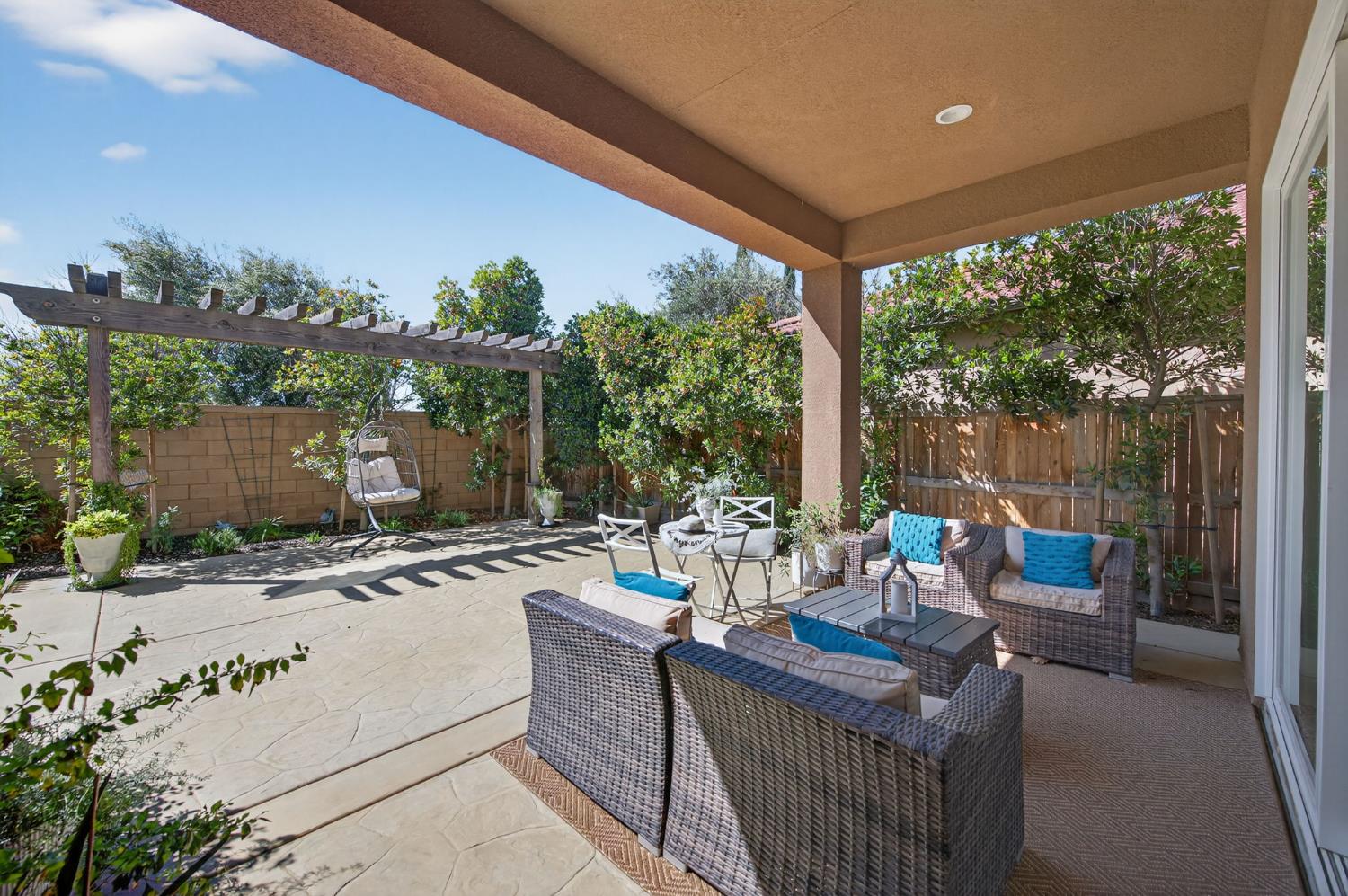 638 Mesa Dr S, Madera, CA 93636