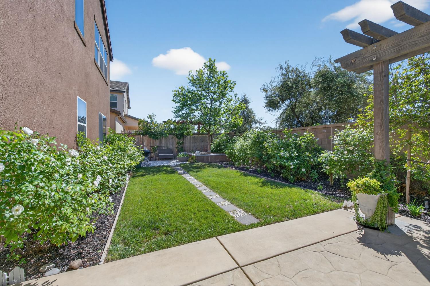 638 Mesa Dr S, Madera, CA 93636