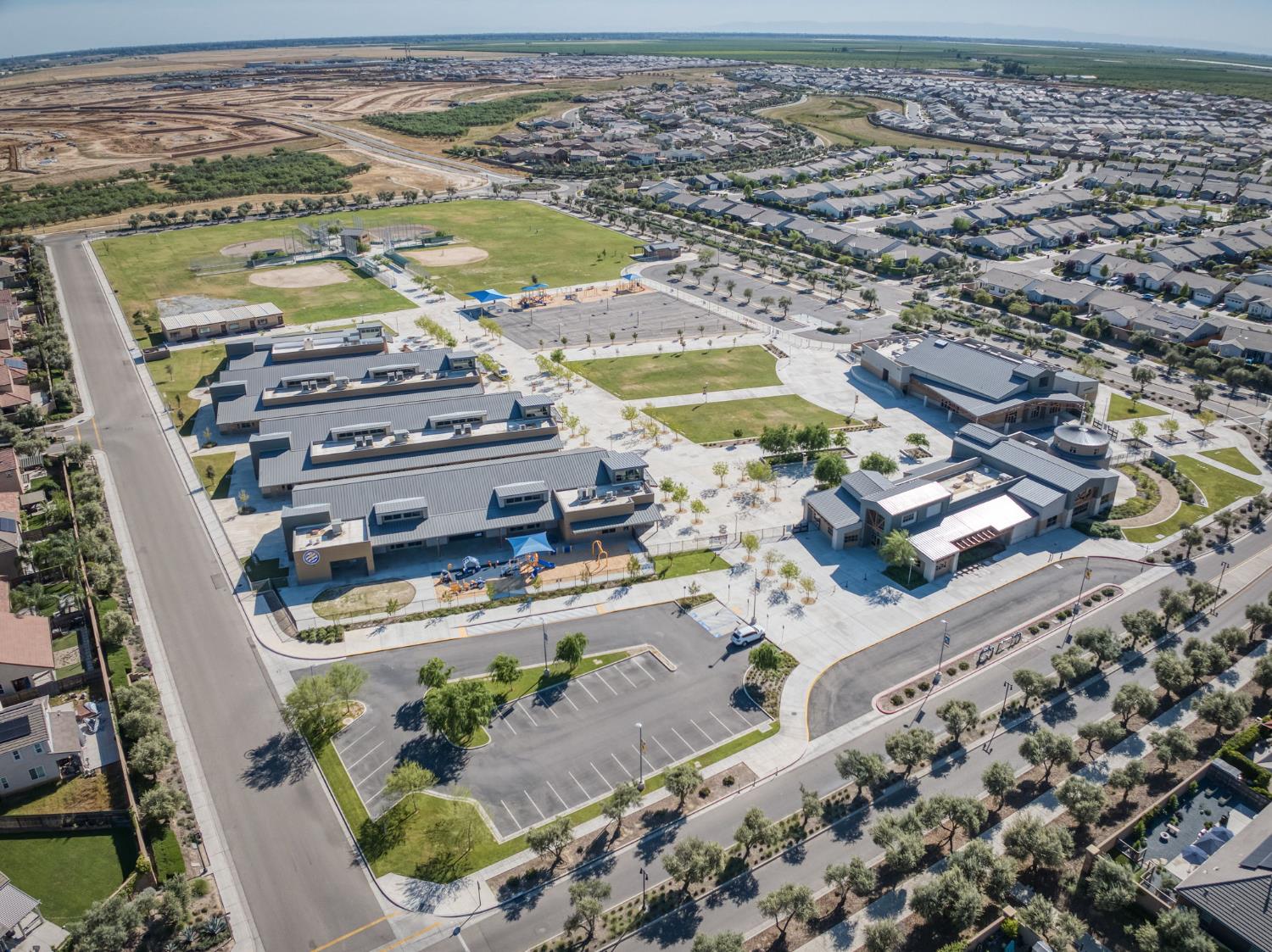 638 Mesa Dr S, Madera, CA 93636