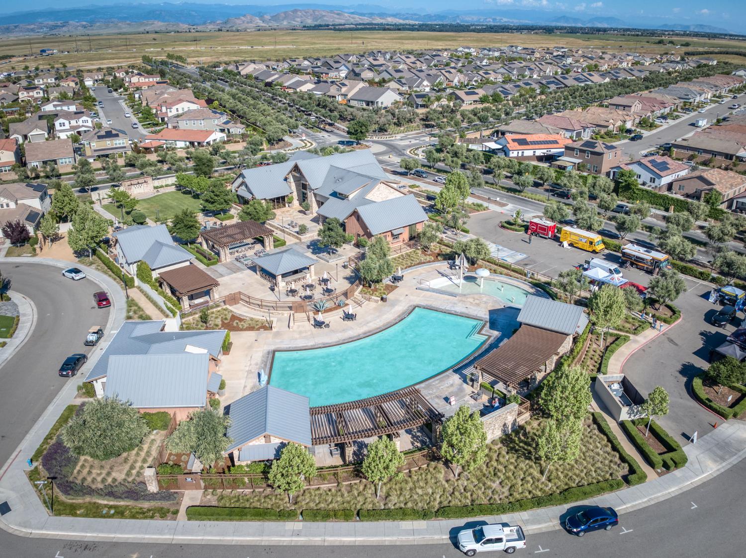 638 Mesa Dr S, Madera, CA 93636