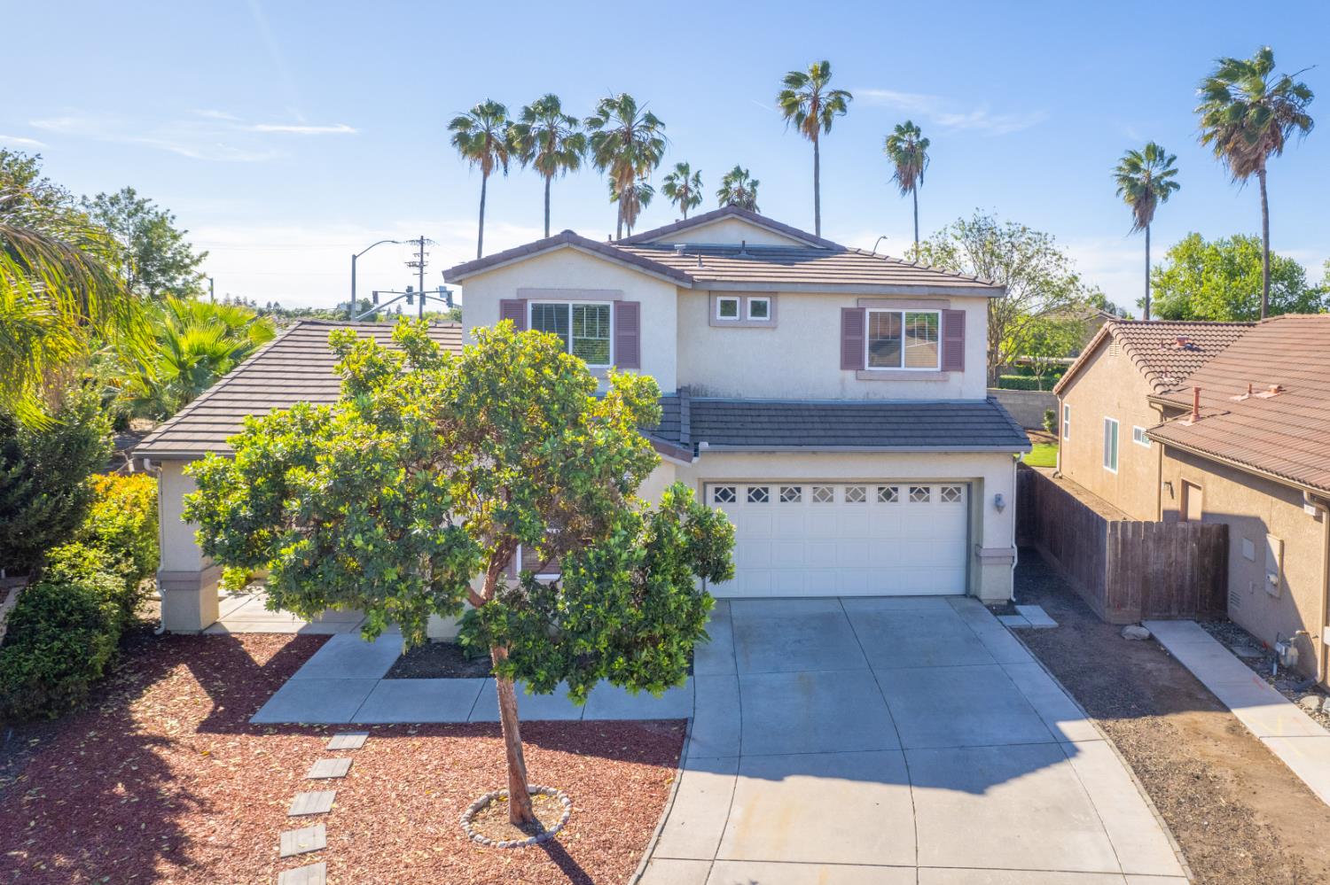 5586 E Atchison St, Fresno, CA 93727