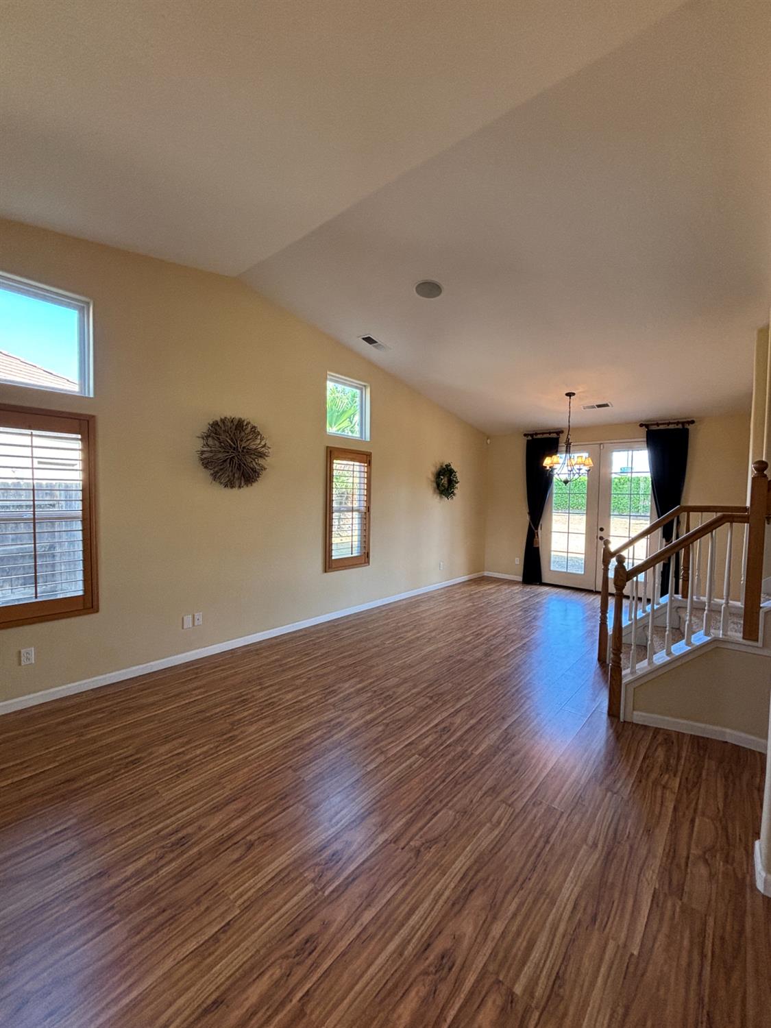 5586 E Atchison St, Fresno, CA 93727