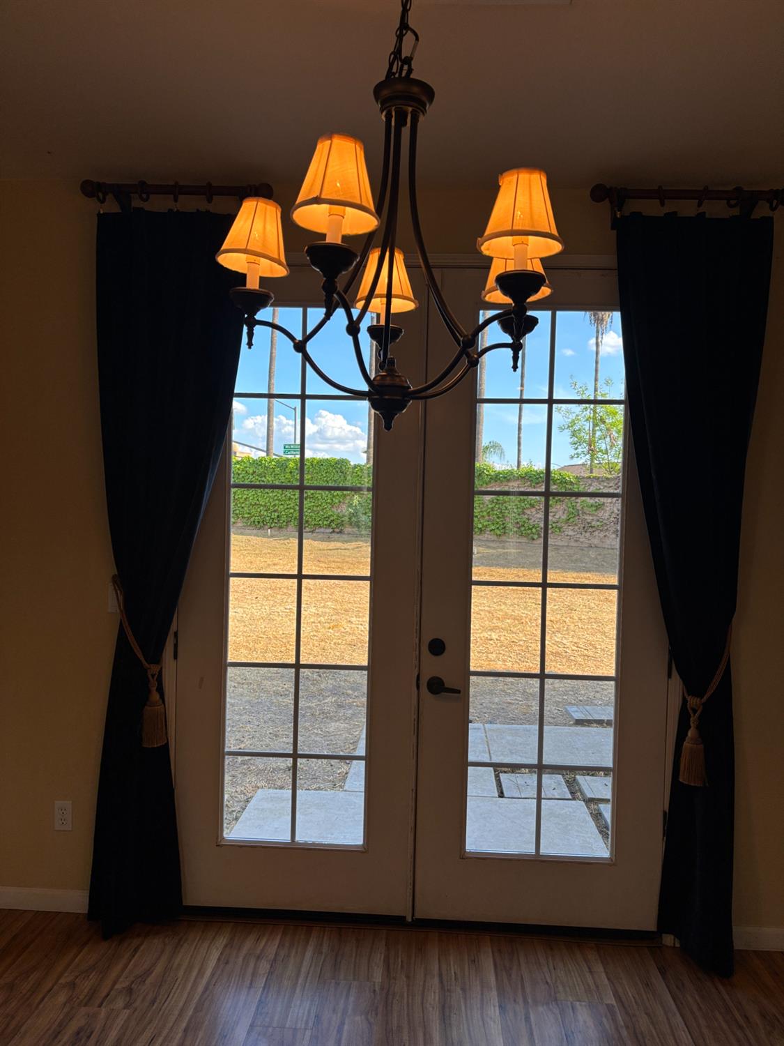 5586 E Atchison St, Fresno, CA 93727