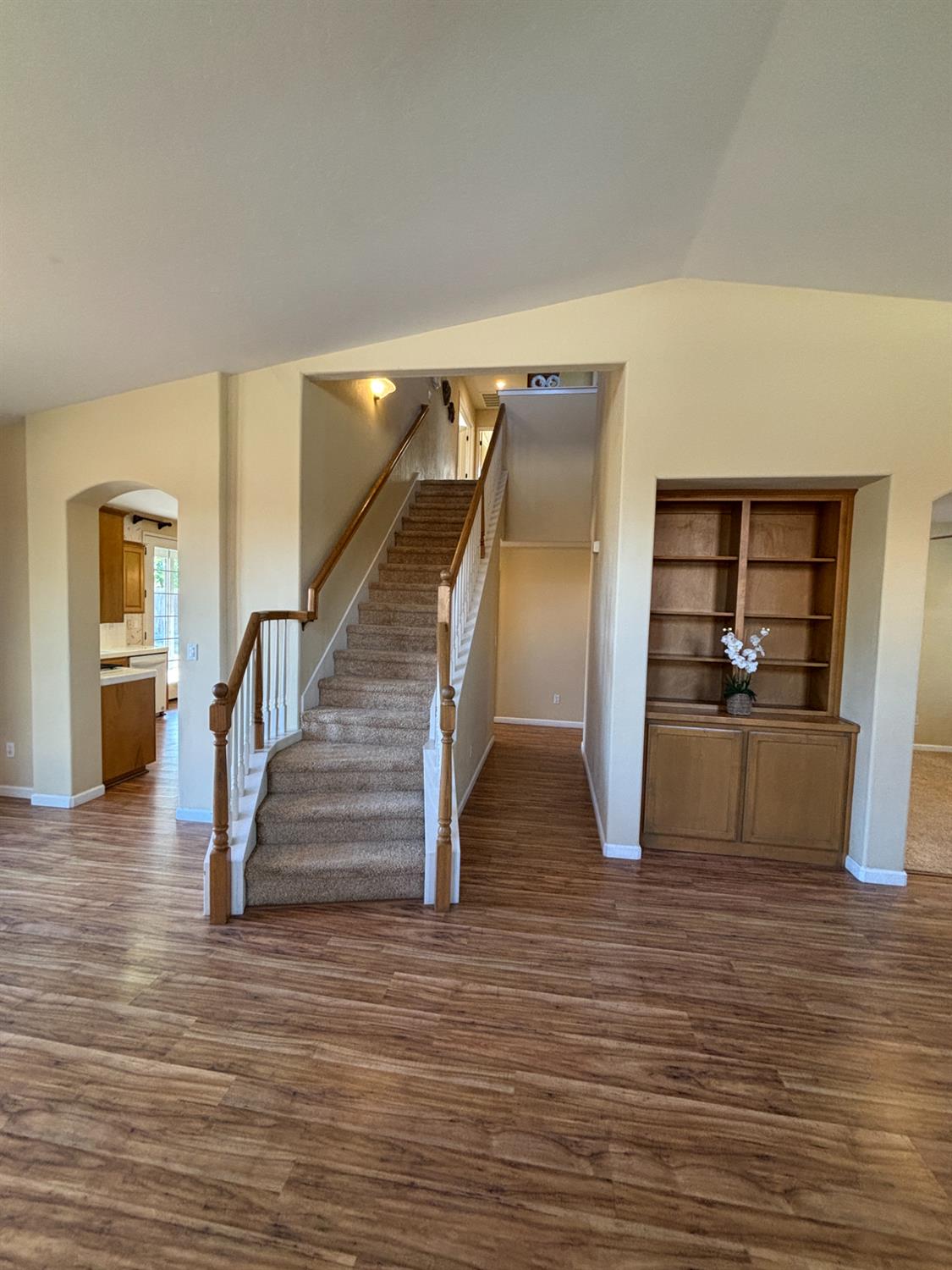 5586 E Atchison St, Fresno, CA 93727