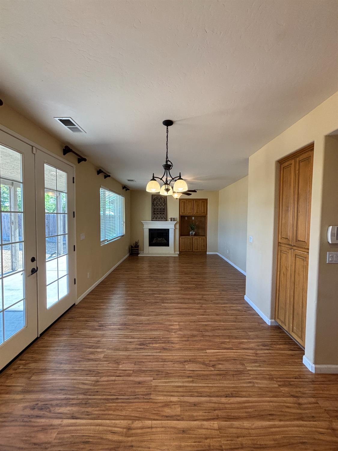 5586 E Atchison St, Fresno, CA 93727