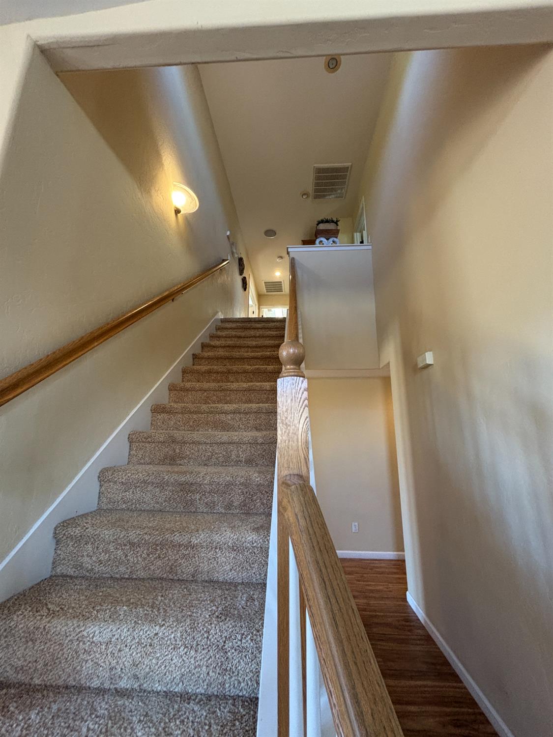 5586 E Atchison St, Fresno, CA 93727