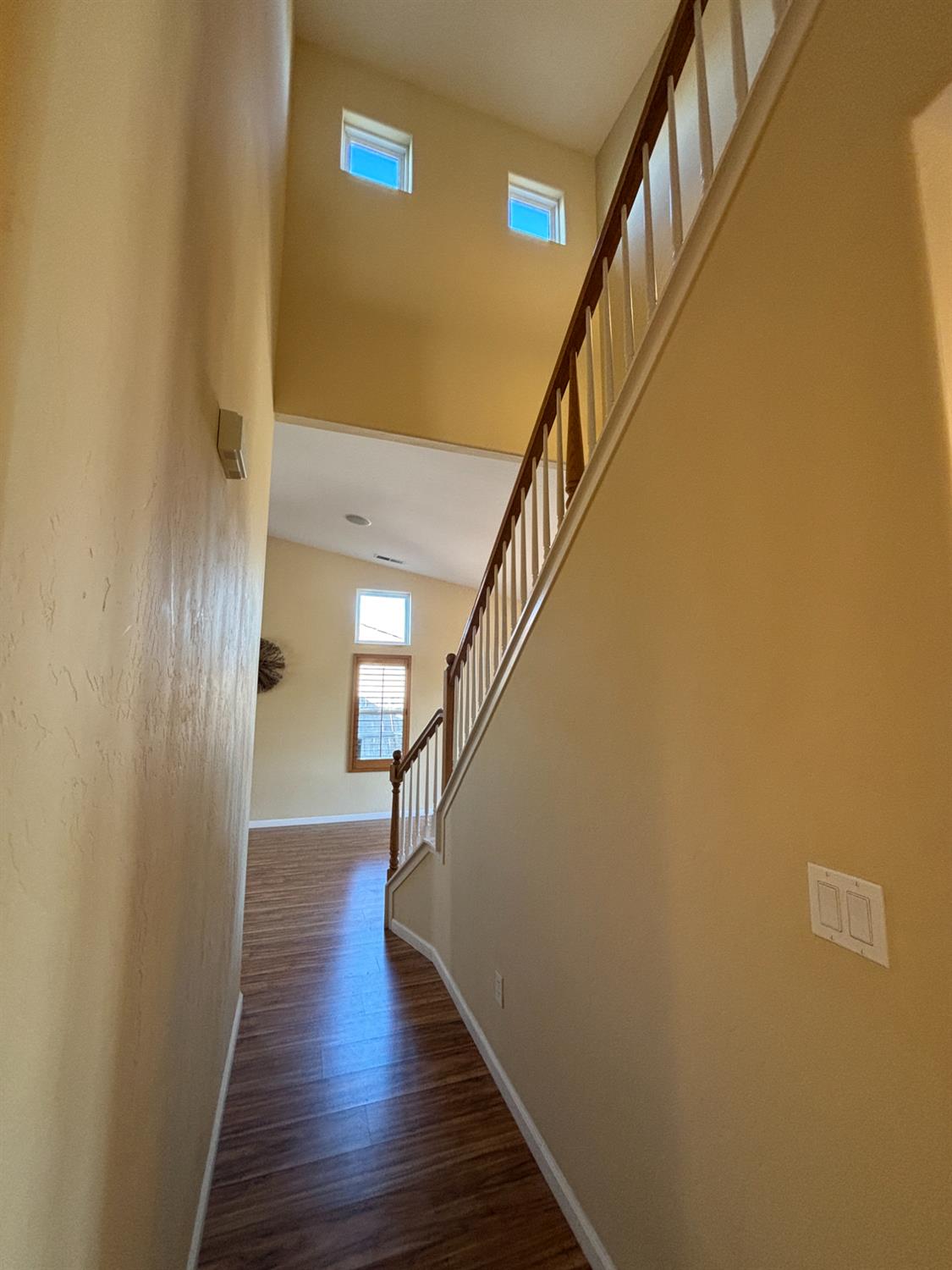 5586 E Atchison St, Fresno, CA 93727