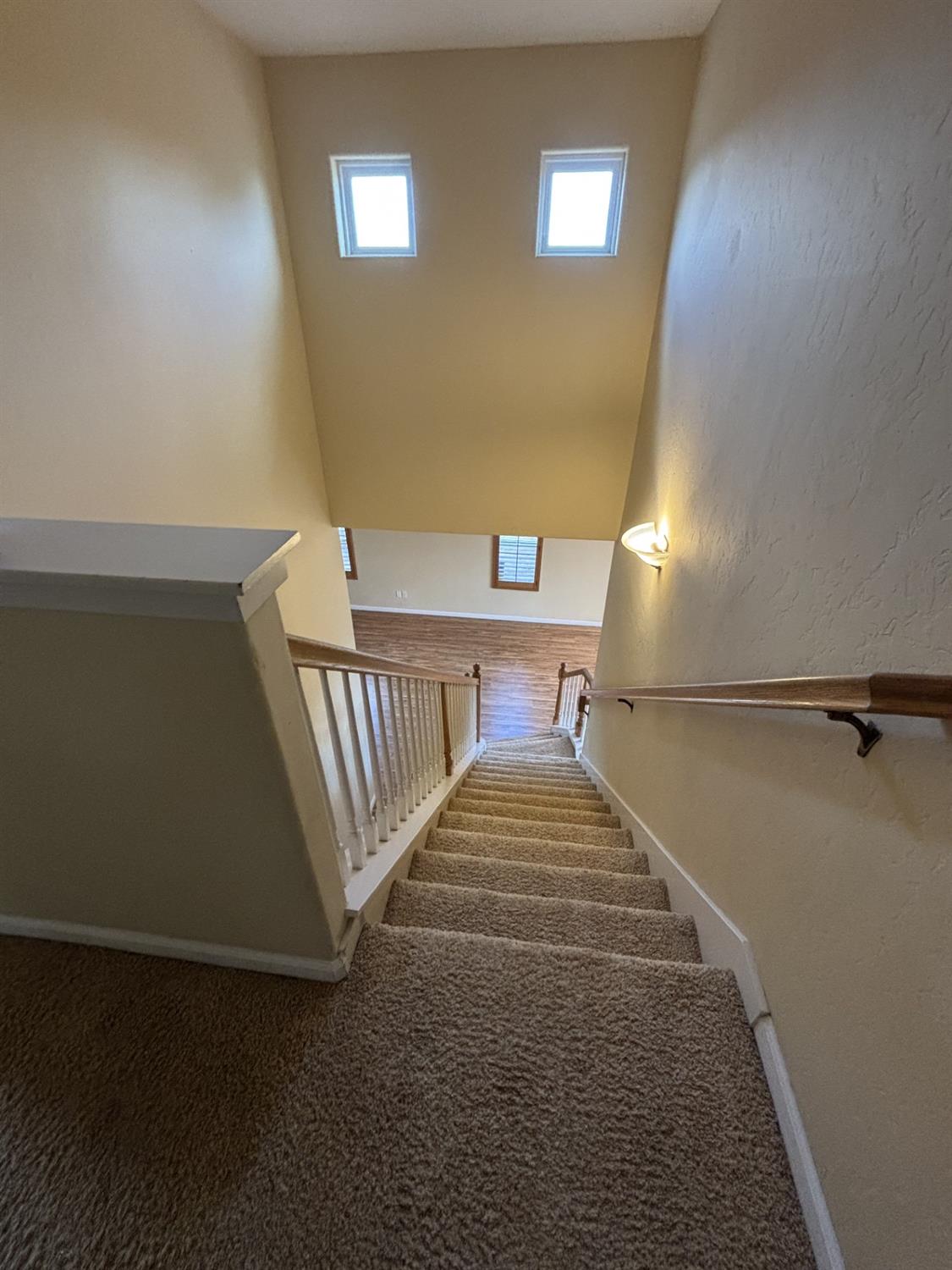 5586 E Atchison St, Fresno, CA 93727