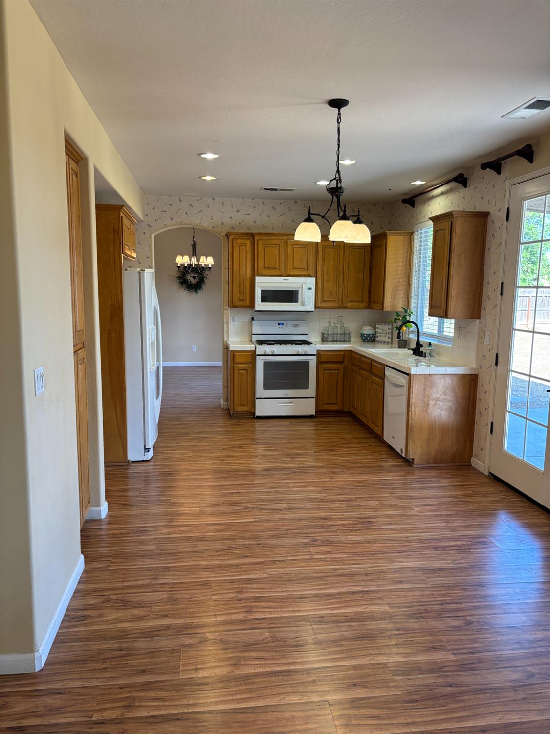 5586 E Atchison St, Fresno, CA 93727