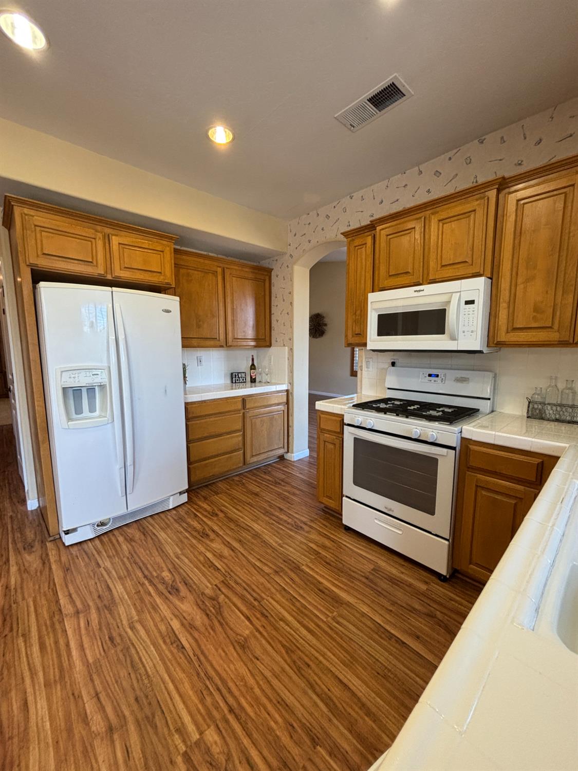 5586 E Atchison St, Fresno, CA 93727