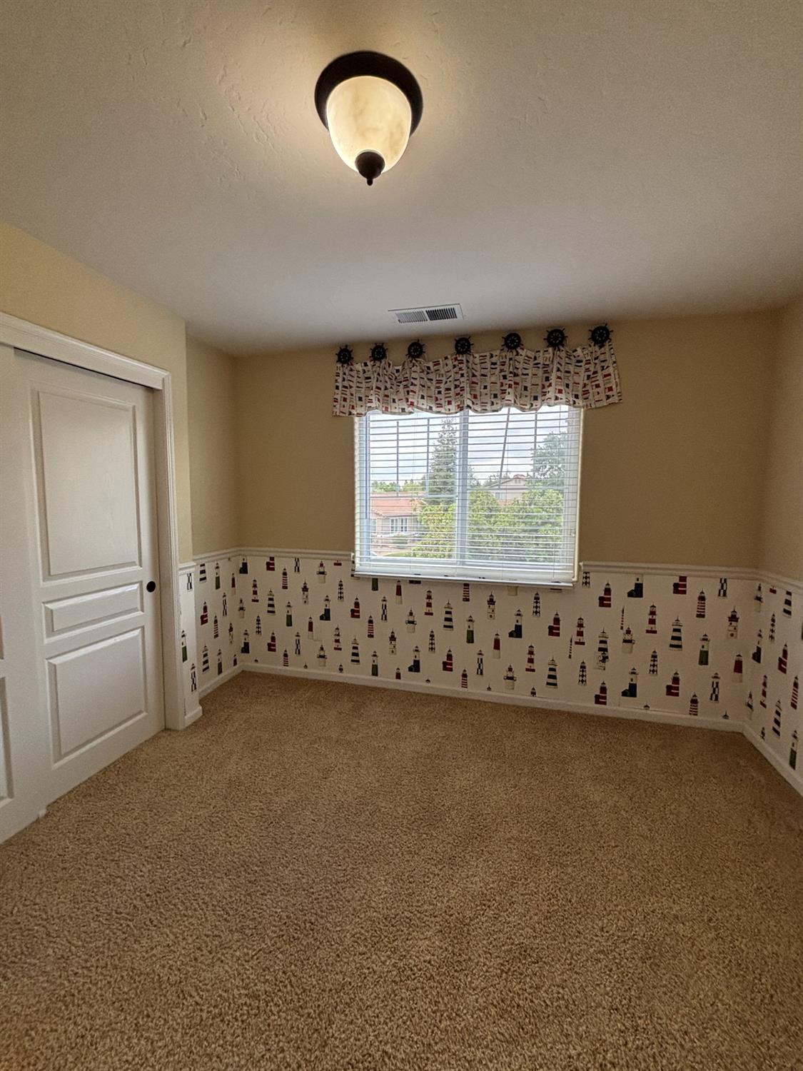 5586 E Atchison St, Fresno, CA 93727