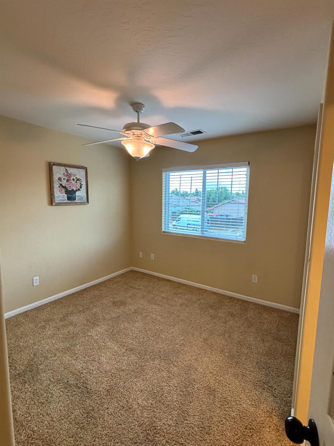 5586 E Atchison St, Fresno, CA 93727