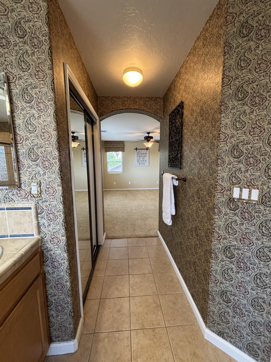 5586 E Atchison St, Fresno, CA 93727