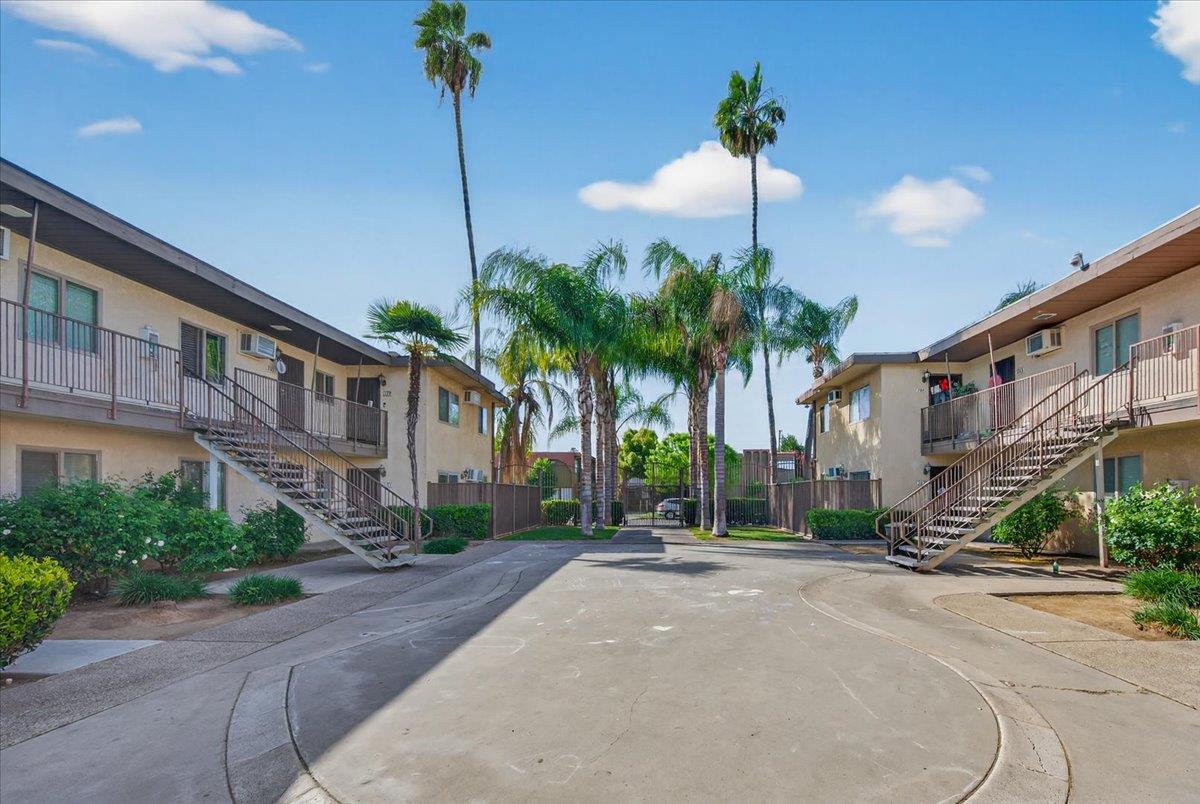 1348 E San Bruno Ave, Fresno, CA 93710