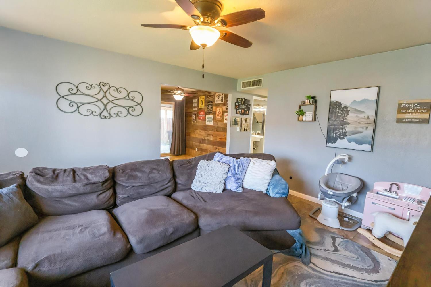 1755 4th St, Clovis, CA 93611