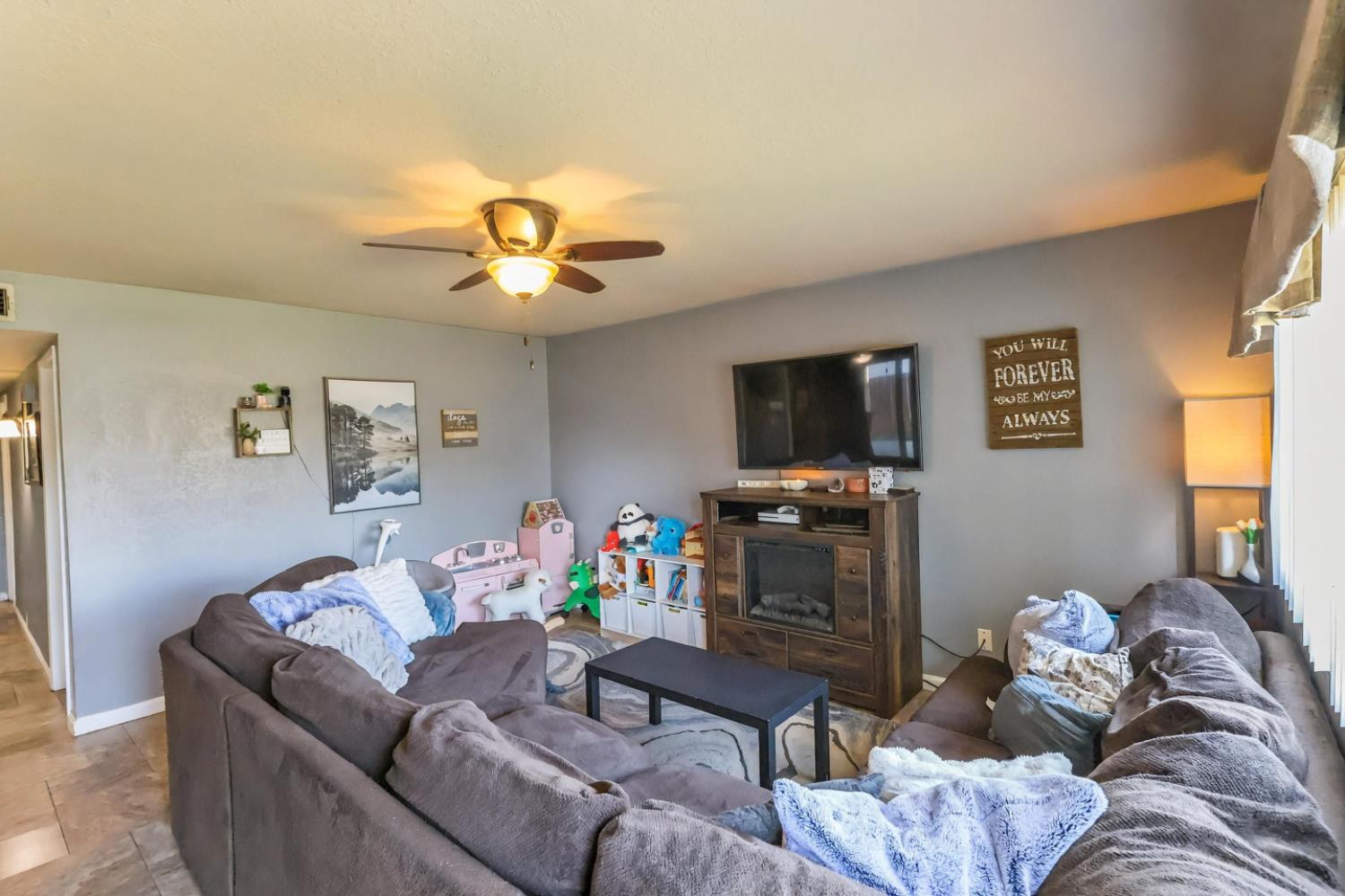 1755 4th St, Clovis, CA 93611