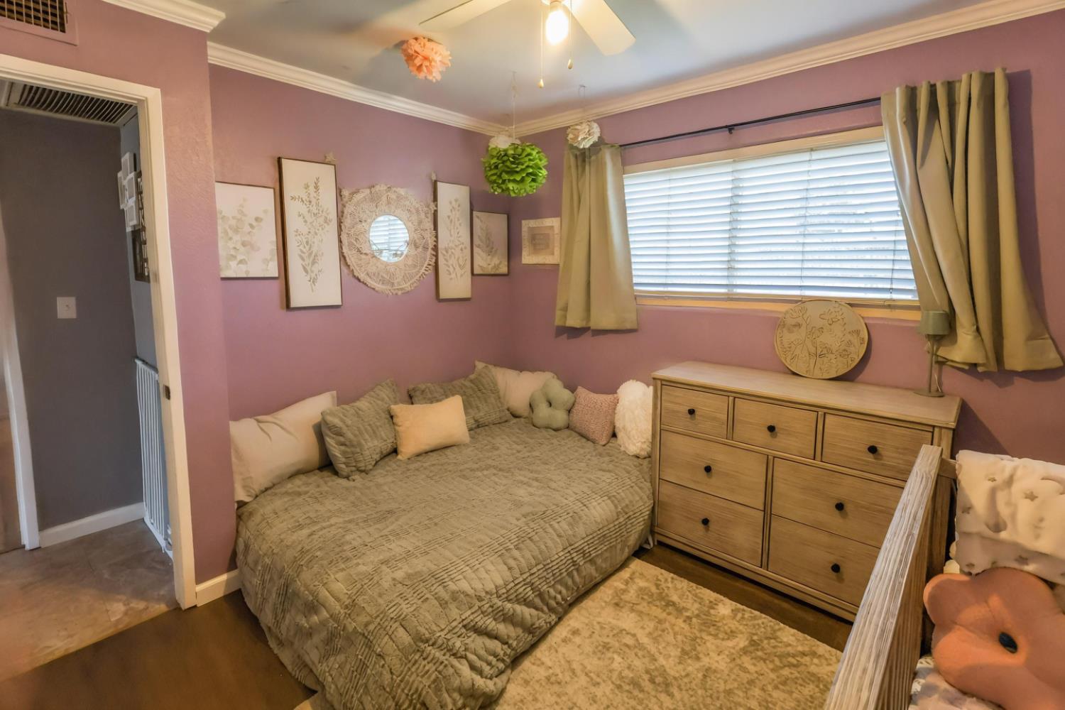 1755 4th St, Clovis, CA 93611