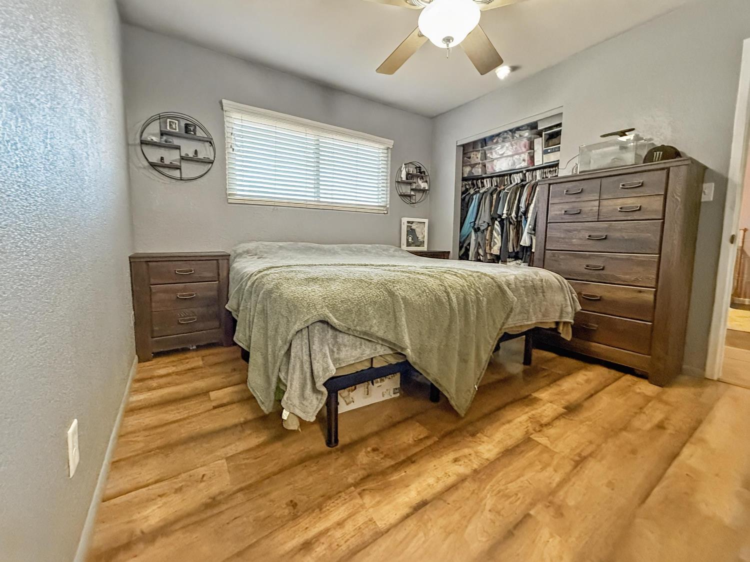 1755 4th St, Clovis, CA 93611