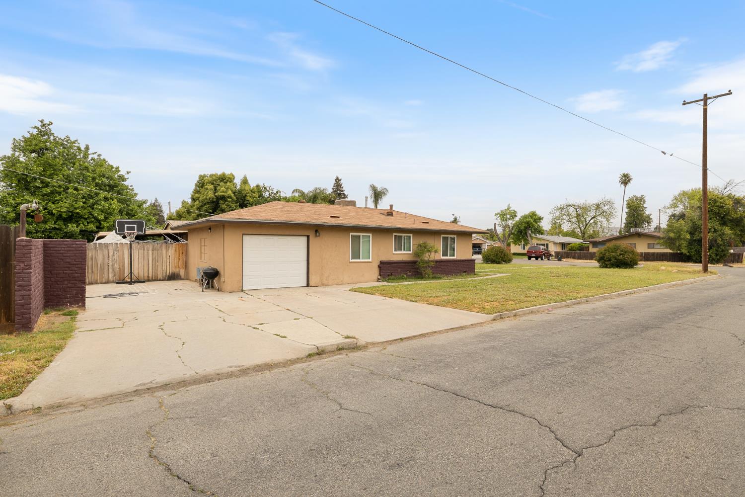 4715 E Princeton Ave, Fresno, CA 93703