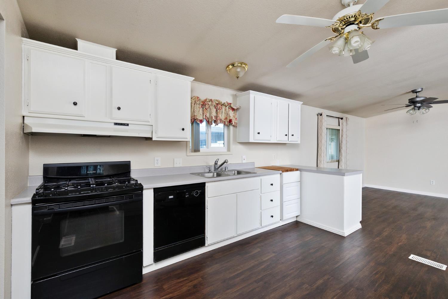 8701 Highway 41 #37, Fresno, CA 93720