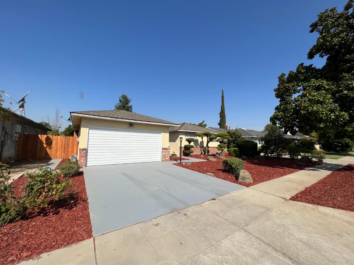 6361 N Bond St, Fresno, CA 93710