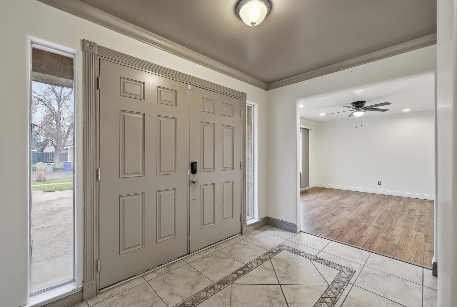 1712 W Donner Ave, Fresno, CA 93705