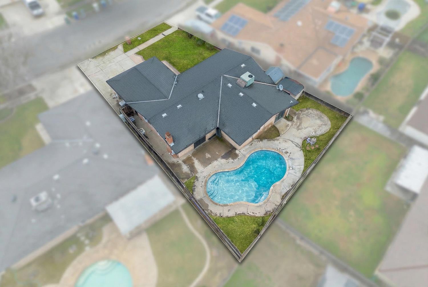 1712 W Donner Ave, Fresno, CA 93705