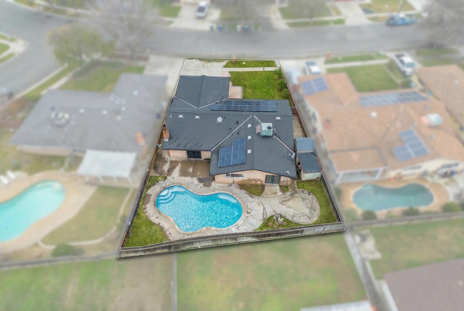 1712 W Donner Ave, Fresno, CA 93705