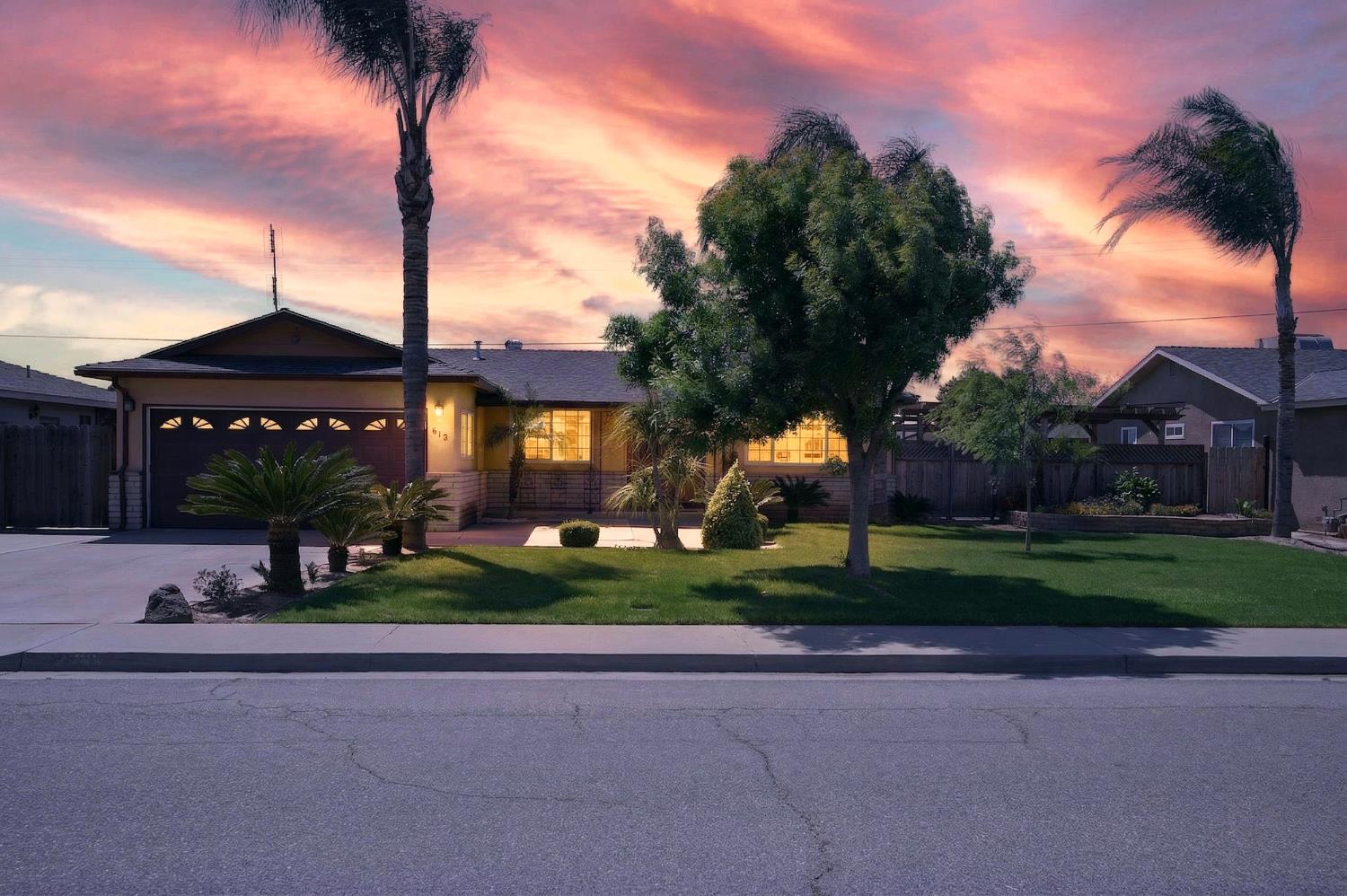 613 E Spruce Ave, Lemoore, CA 93245